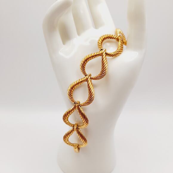 Vintage Crown Trifari Gold Link Bracelet, Twisted Rope Open Loop Design, 7 Inch - Picture 4 of 10